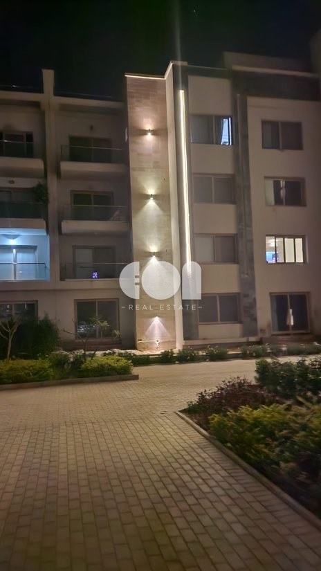 Apartment for sale in Galleria Moon Valley