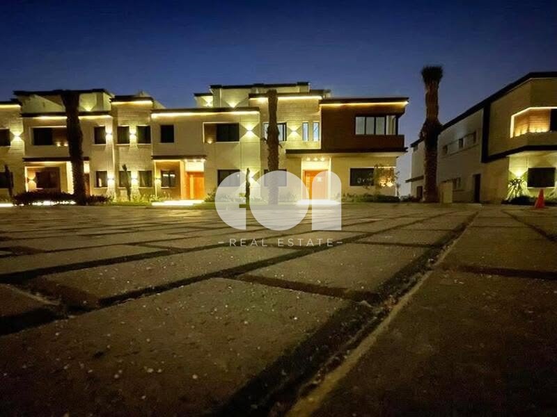 Townhouse Corner for sale in Azzar