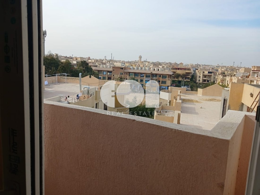 روف للبيع في 5th District
